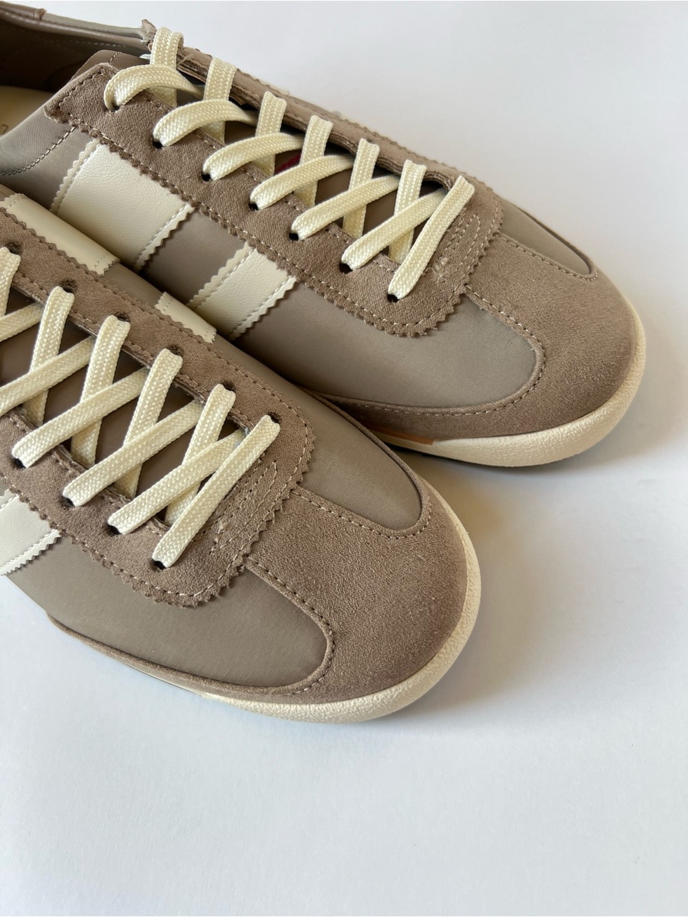 Madden Girl Jumper Taupe & White Women's Retro Casual Trainer Sneakers SZ 8.5 - Picture 15 of 15